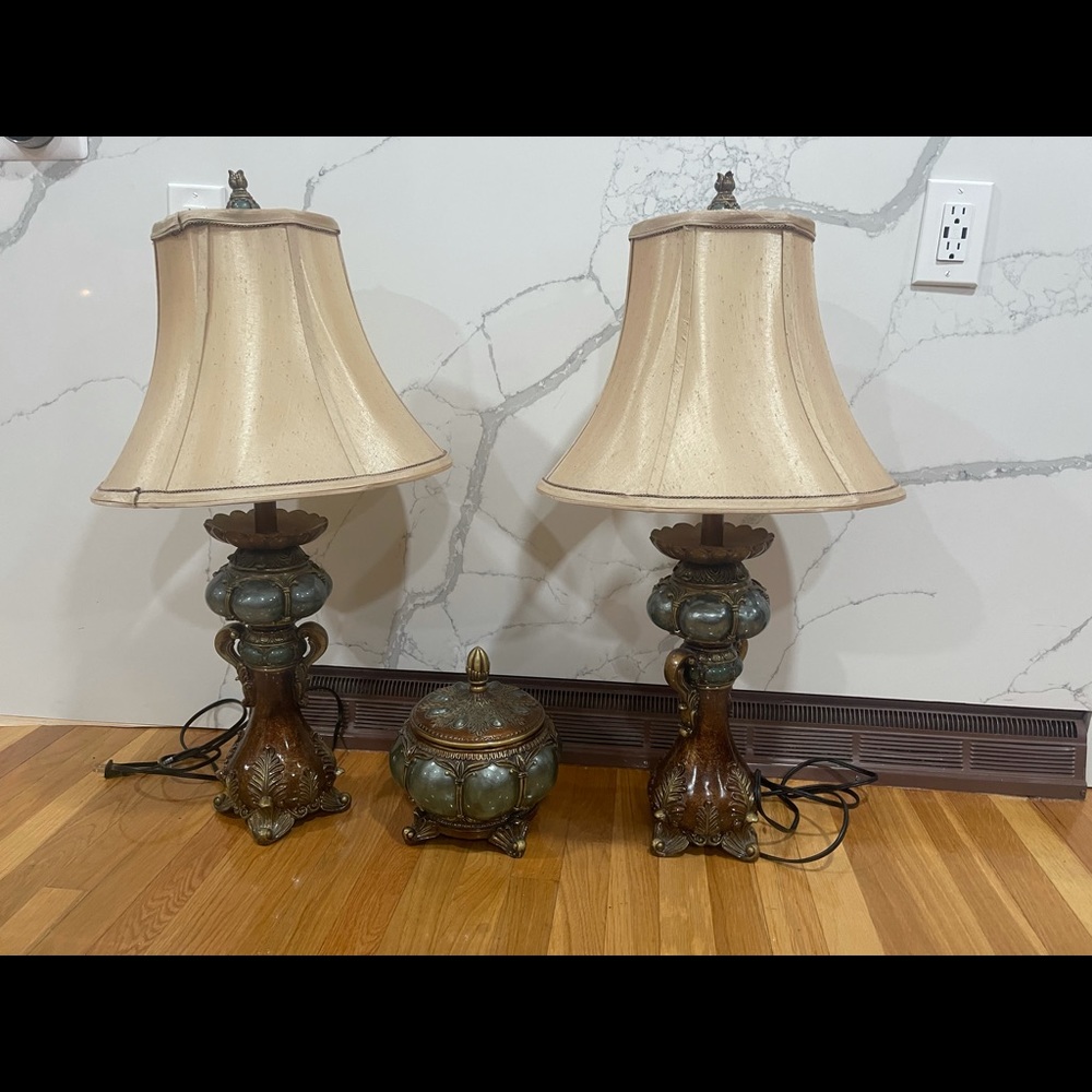 set of lamps and small chest